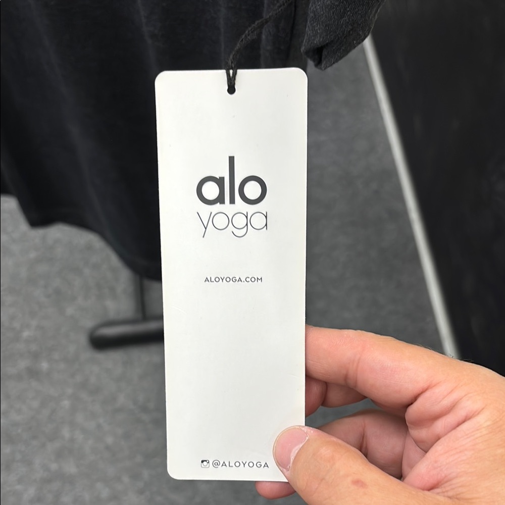 ALO Yoga Gray Short Sleeve Tee - Picture 3 of 8